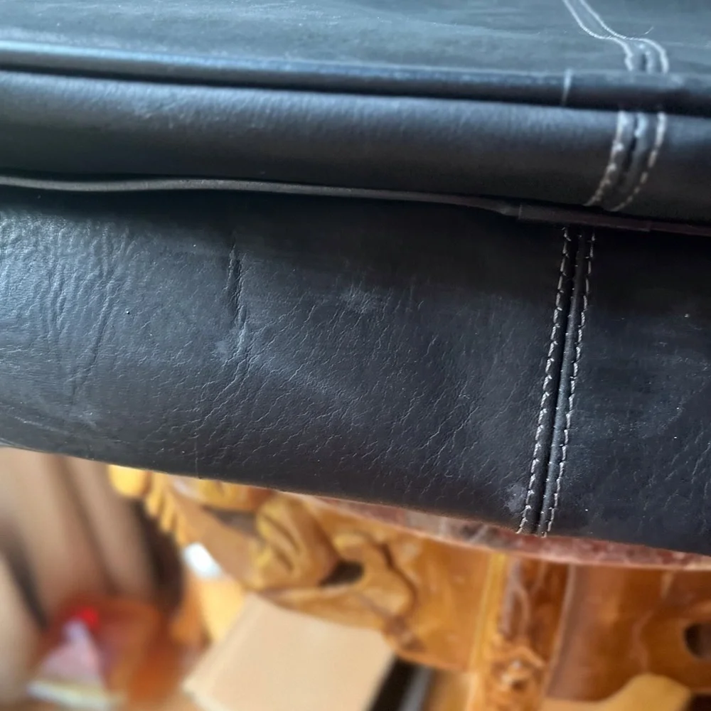 Kenneth Cole Reaction black genuine leather business/laptop bag